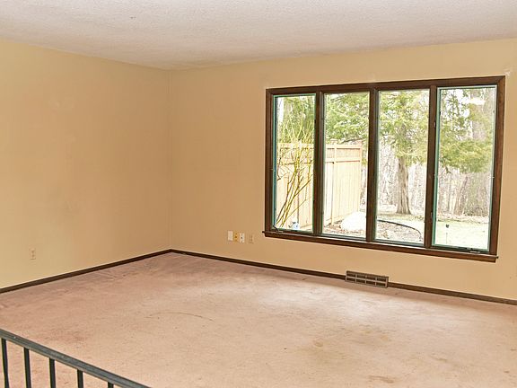 2nd image of 5520 Shorewood Ln