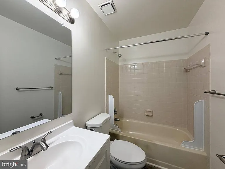 6124 Majors Ln — Photo 13