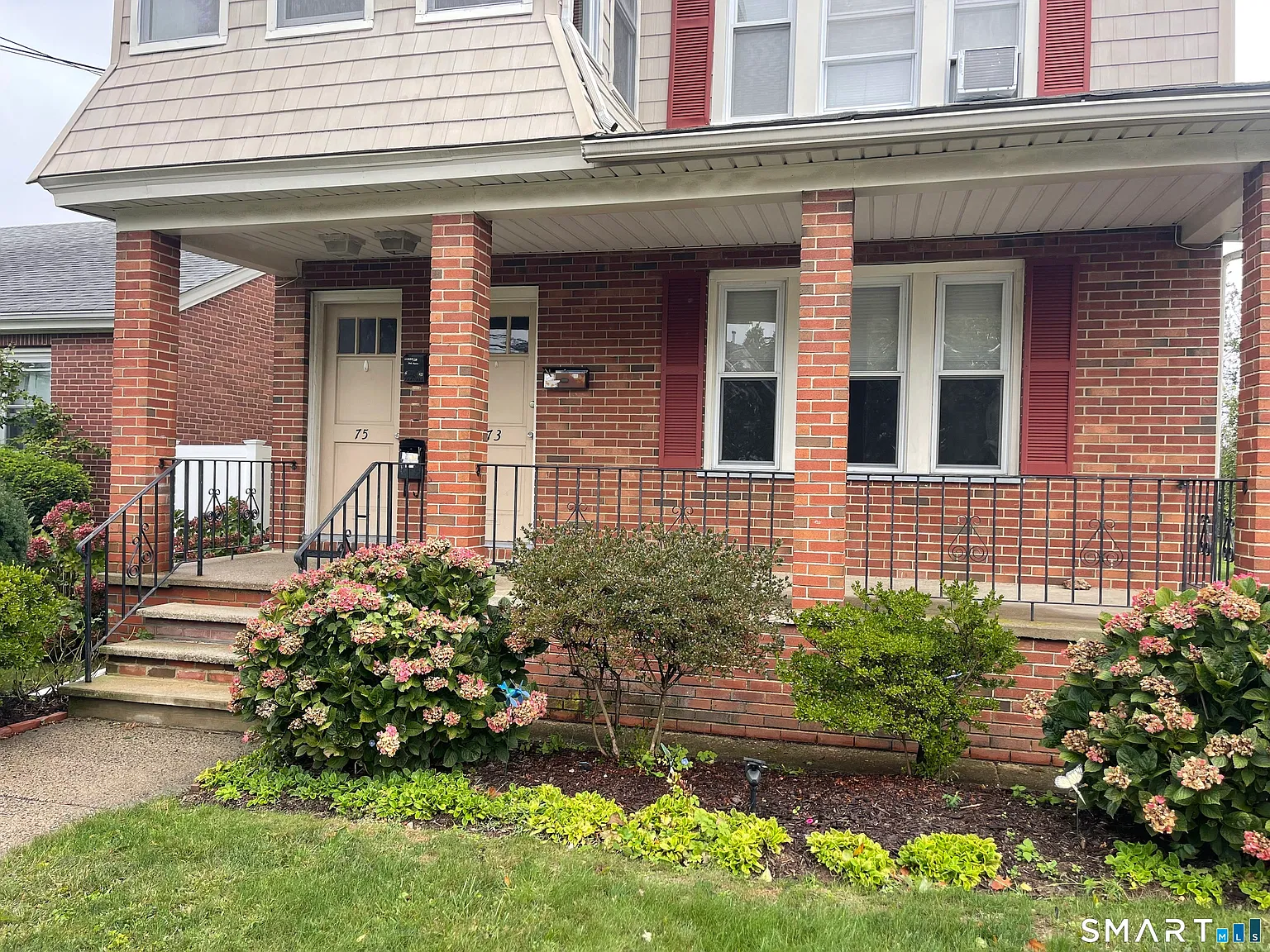 2 bed, 1.0 bath, 1100 sqft, $2,100 — Photo 2