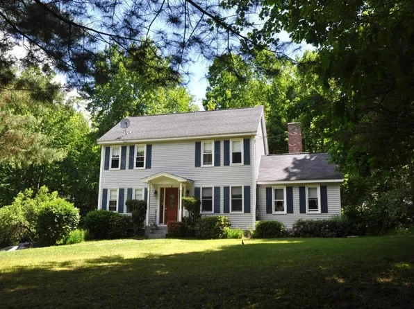2 Arthur Avenue, Hooksett, NH 03106