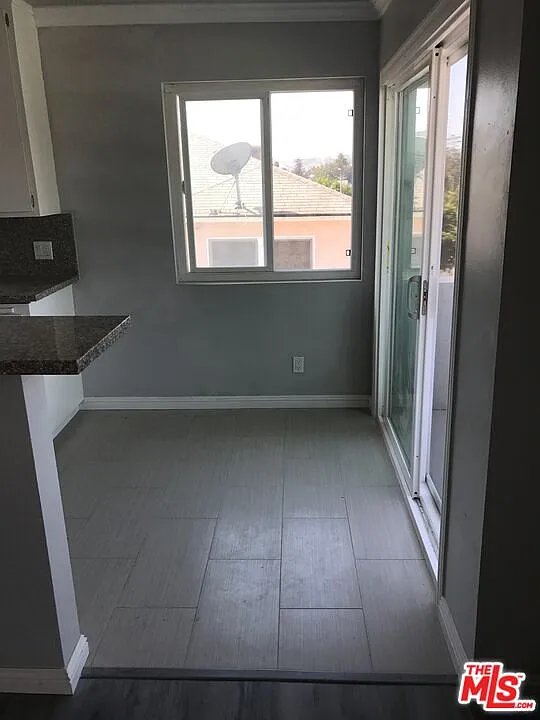 2 bed, 1.0 bath, 5938 sqft, $2,800 — Photo 2