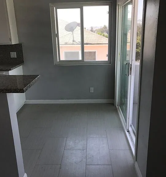 2018 S Longwood Ave #4 — Photo 2