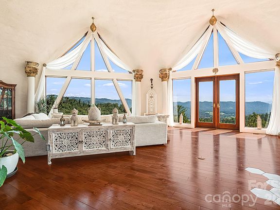 2nd image of 44 Azura Gdns