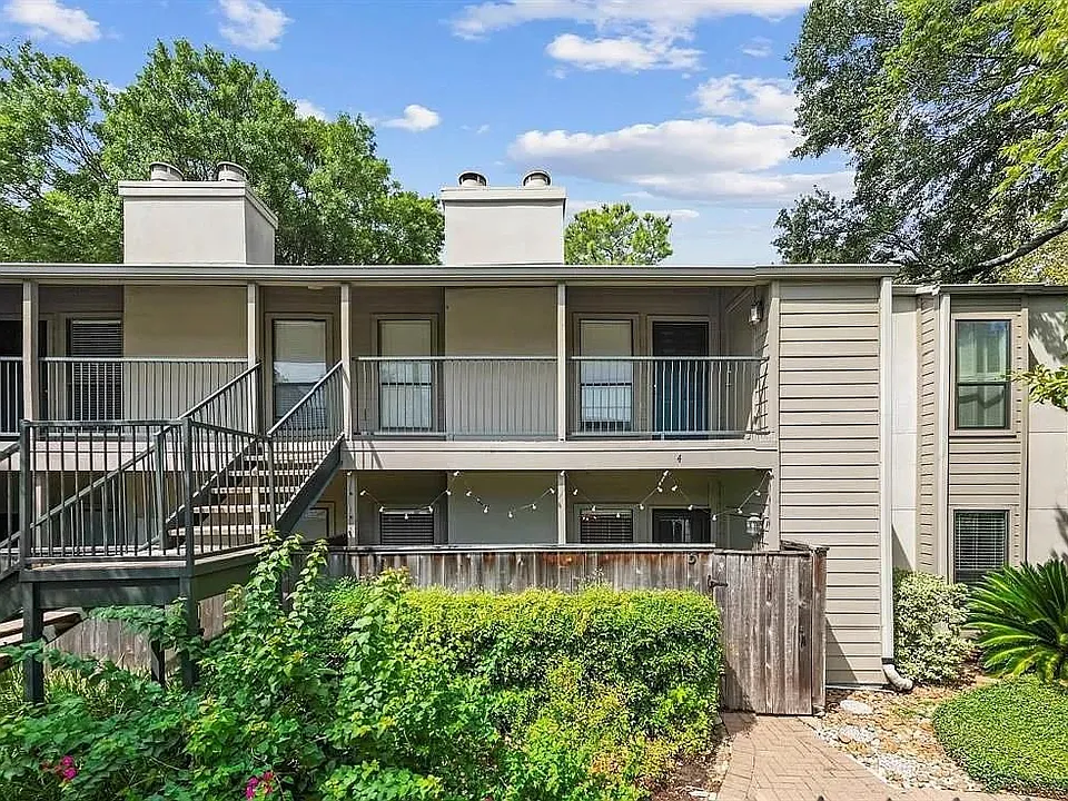 1100 Augusta Dr #3