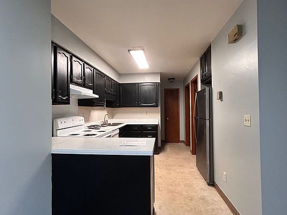 3rd image of 950 N Kelly St #17