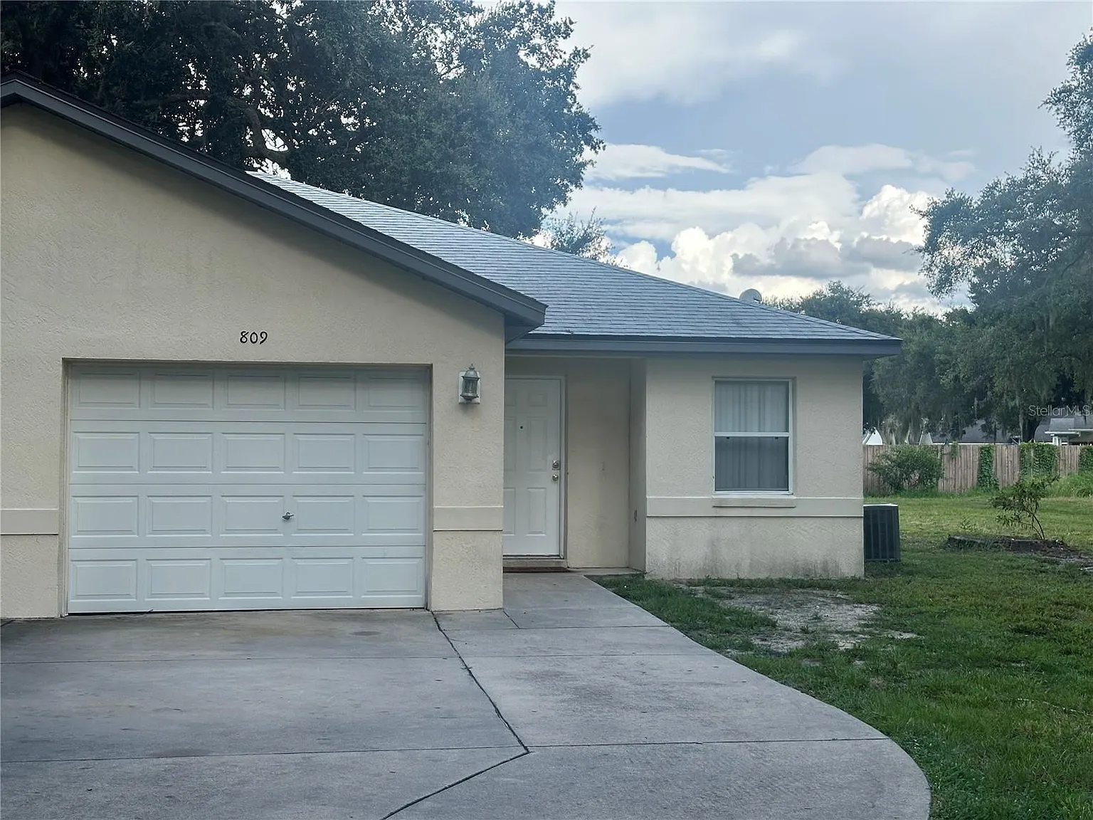 2 bed, 1040 sqft, $1,595 — Photo 1
