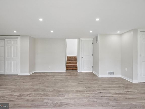 3rd image of 2310 S Cuthbert Dr