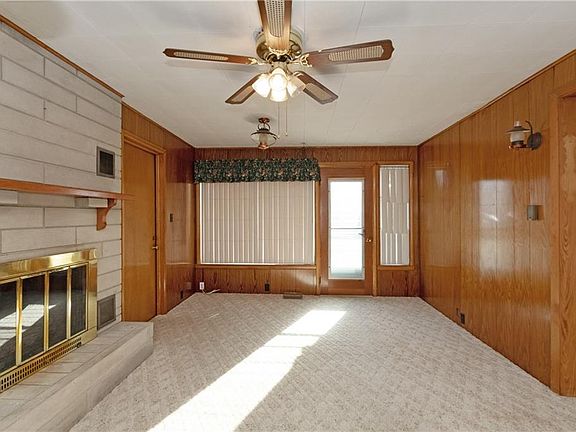 4th image of 402 E 14th St