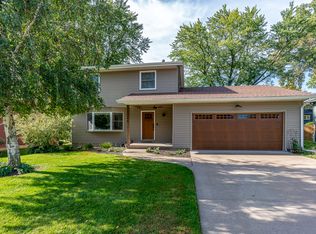 1245 Denniston Ave, Bettendorf, IA 52722