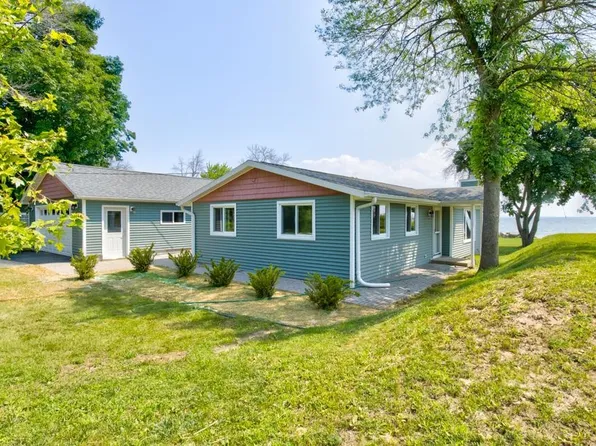 N3342 Friendship Ln, Menominee, MI 49858