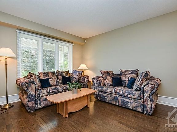 4th image of 193 Bridlewood Dr