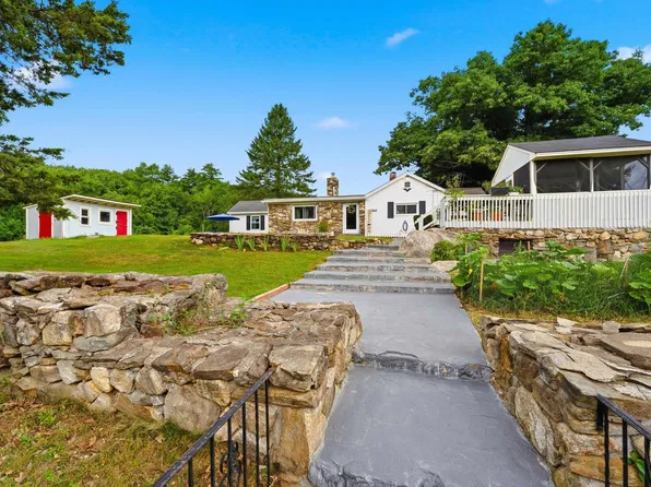 33 Beacon Hill Road, Derry, NH 03038