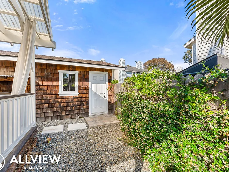 2474 Santa Ana Ave — Photo 24