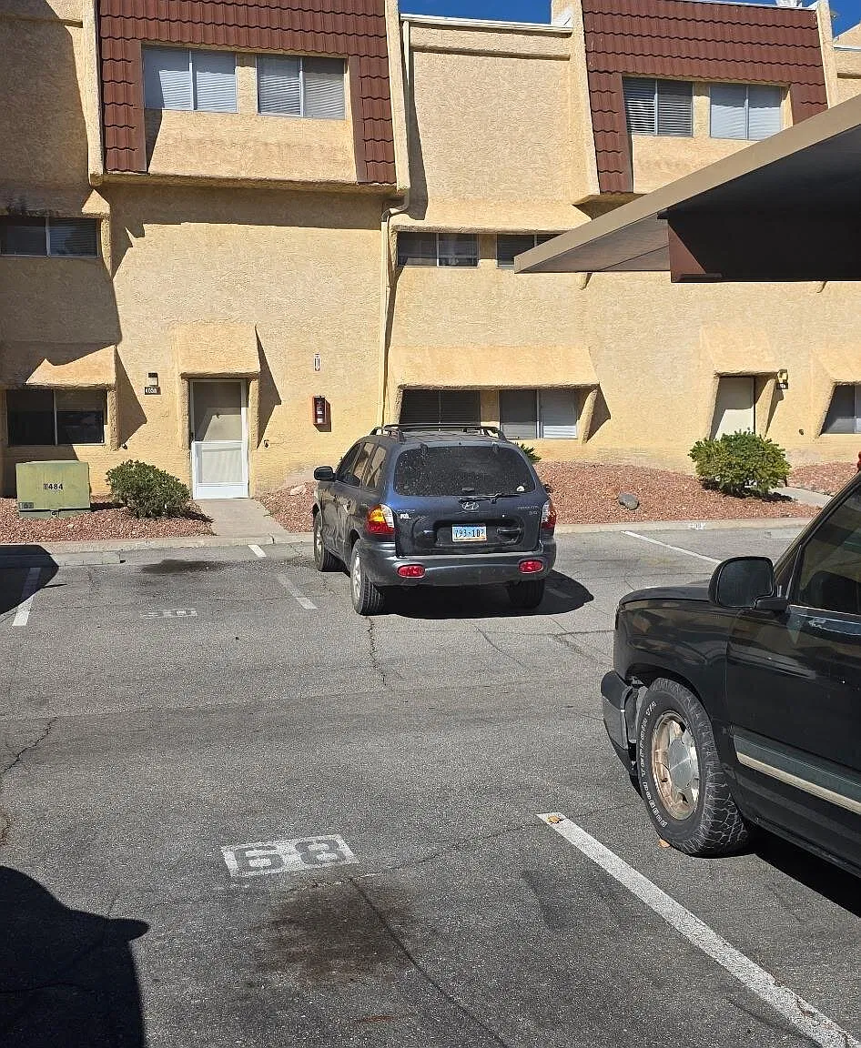 1 bed, $1,000 — Photo 1