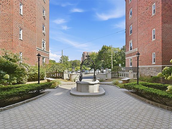 2nd image of 60 W Broad Street #1L