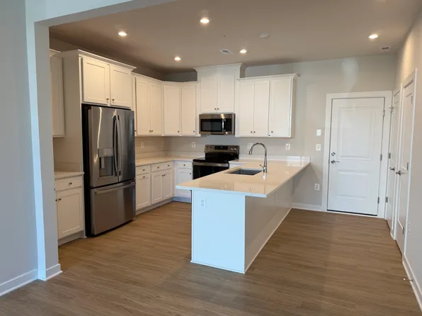 8652 Lovelace St, Manassas, VA 20109