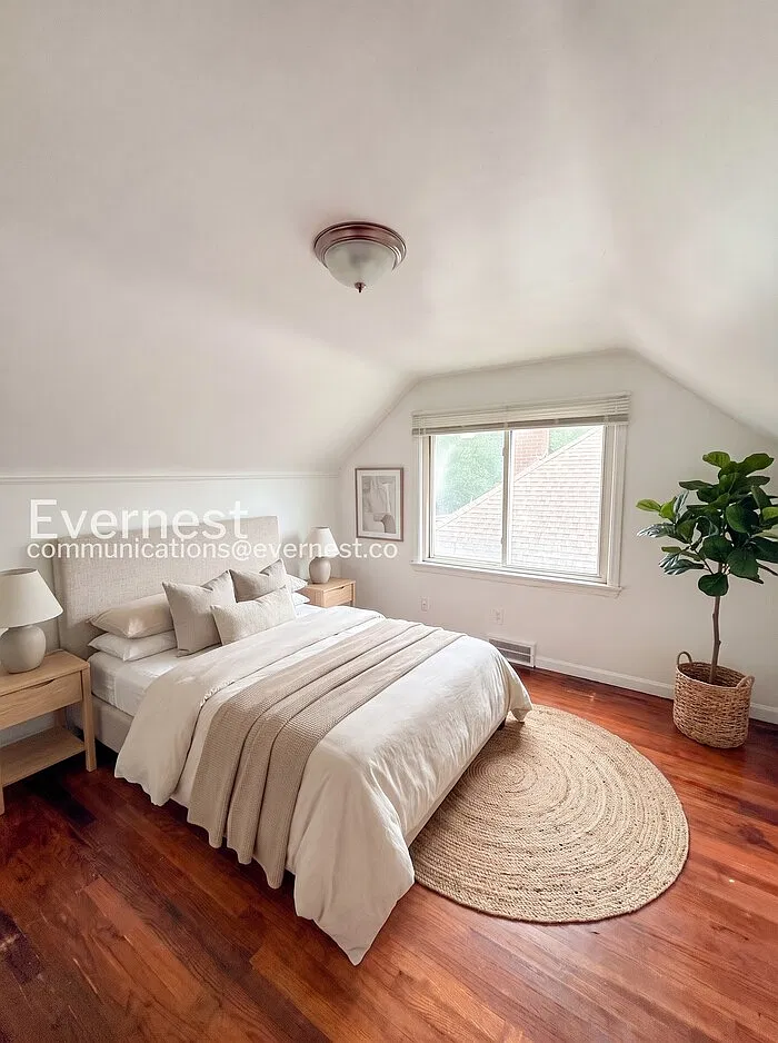 3 bed, 1.0 bath, 1002 sqft, $1,375 — Photo 4