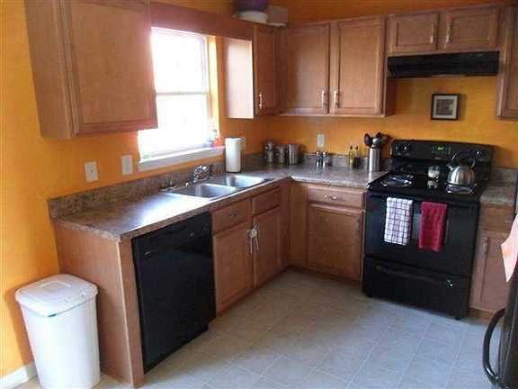 5th image of 303 Channing Ct