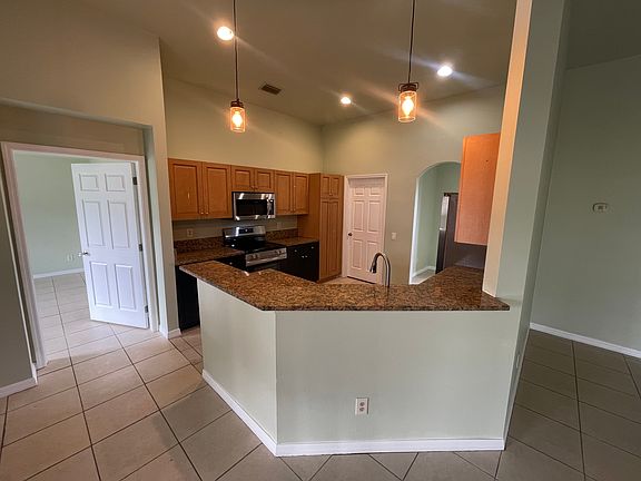3rd image of 1637 NW 6th Pl