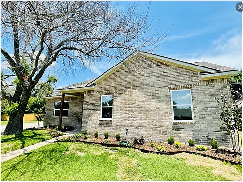 444 Timberbend Trl Photo 1