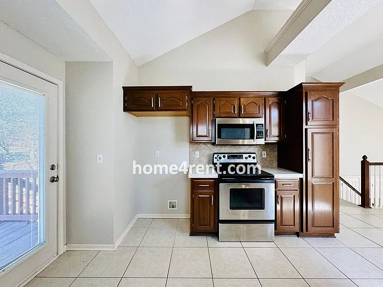 14236 W 153rd St — Photo 12