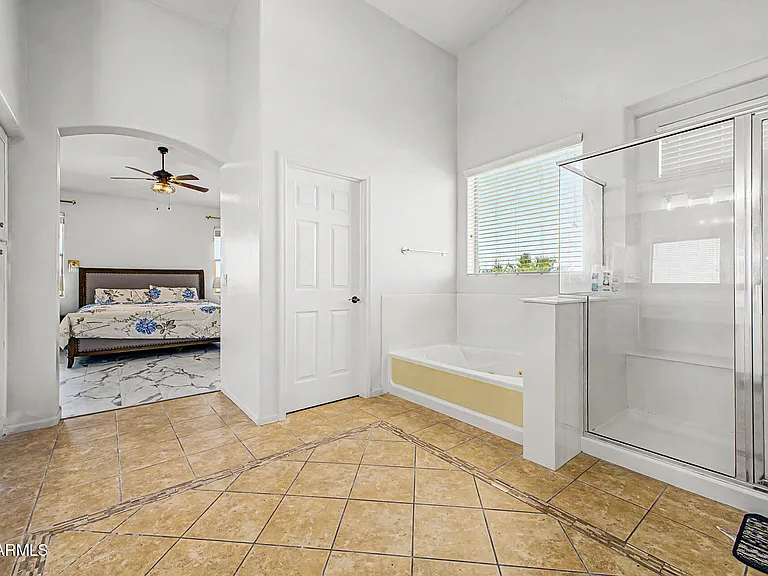 29601 W Columbus Ave — Photo 18