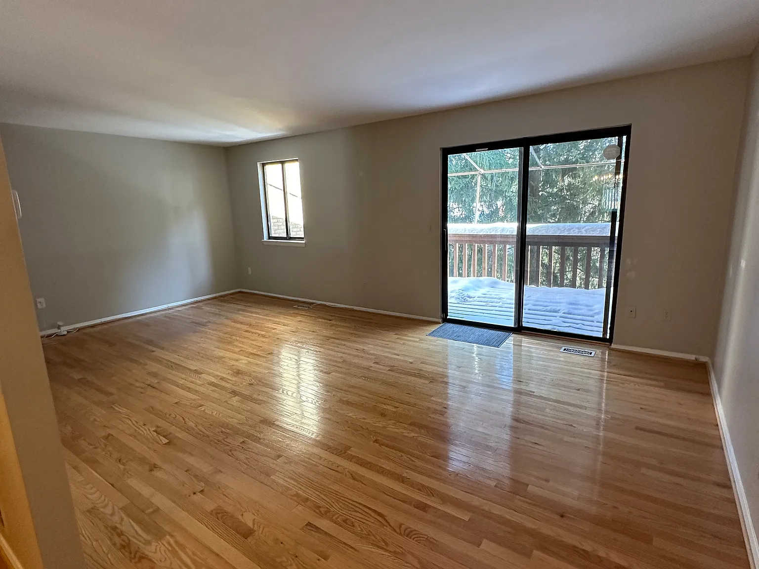 3 bed, 2066 sqft, $2,775 — Photo 2