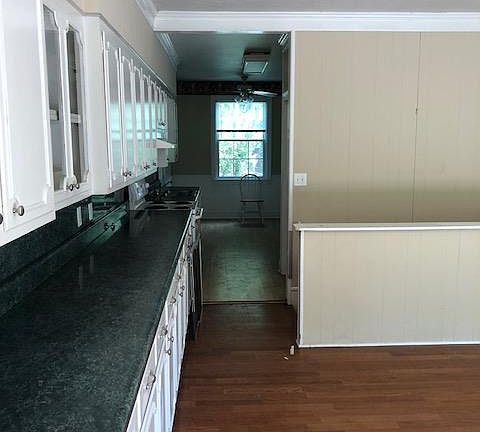 5th image of 416 Church Ave