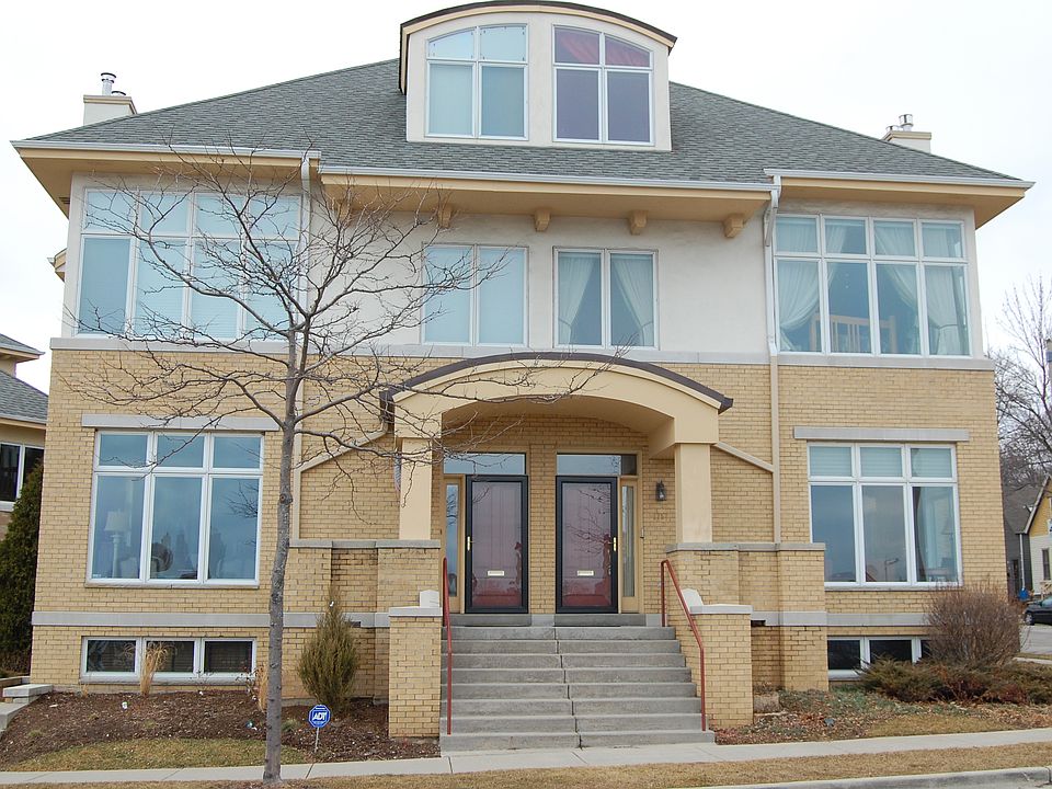 Town House 