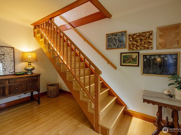 5th image of 902 Frederick Street SE