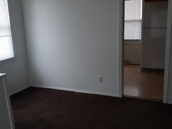 2nd image of 231 Illinois St