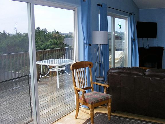 2nd image of 1214 NW Bayshore Dr