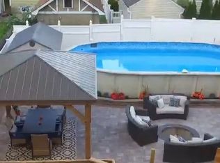 937 N 6th St, New Hyde Park, NY 11040