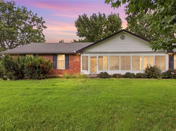 13508 E 264th St, Peculiar, MO 64078