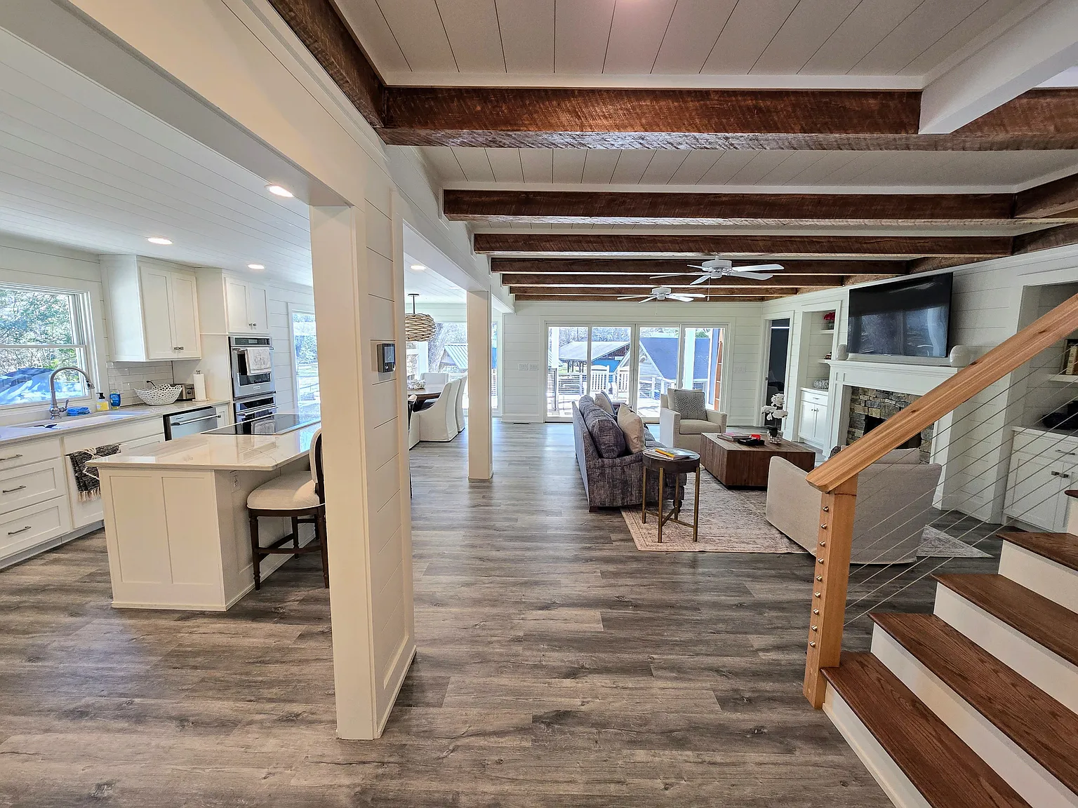 3 bed, 3.5 bath, 2713 sqft, $10,000 — Photo 3