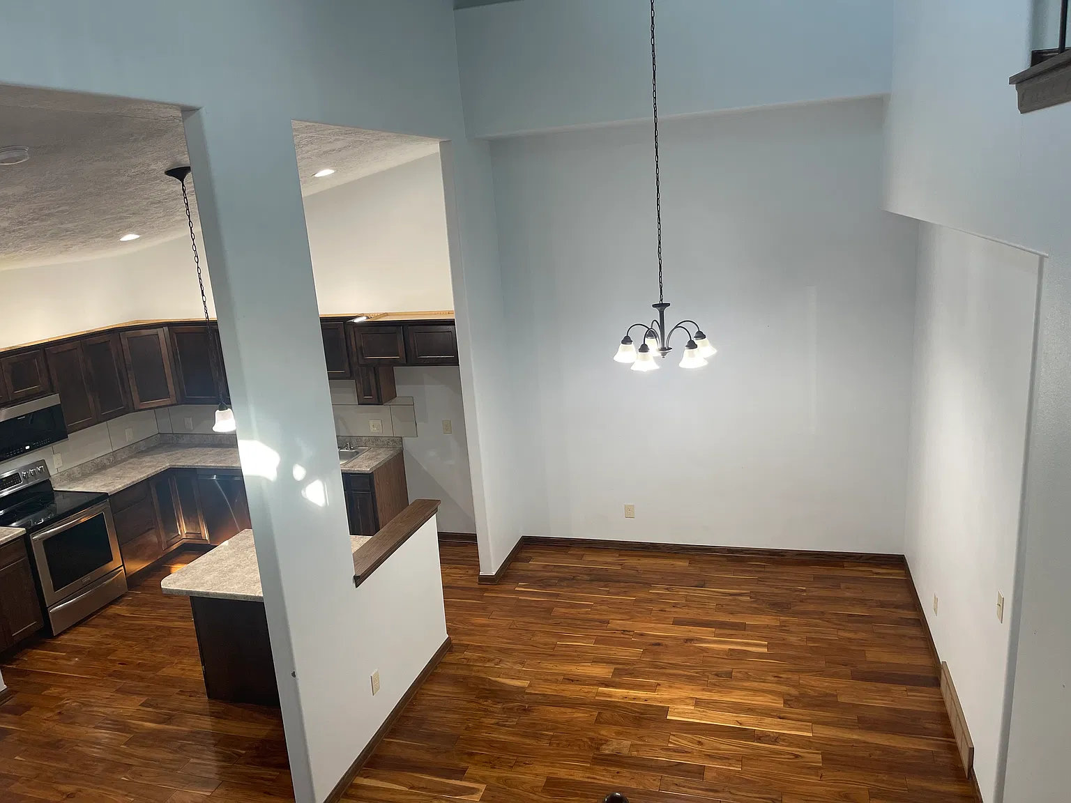 3 bed, 2.5 bath, 1680 sqft, $2,000 — Photo 2