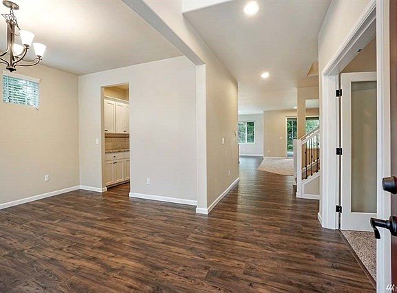 3rd image of 4623 Plover St NE