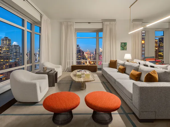 520 Park Avenue 30 image 2 of 7