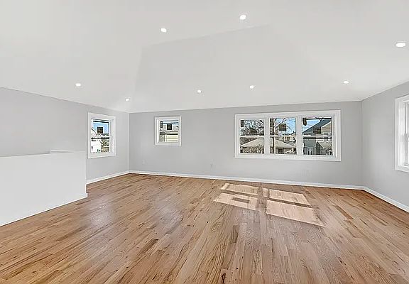 5th image of 21910 133rd Ave