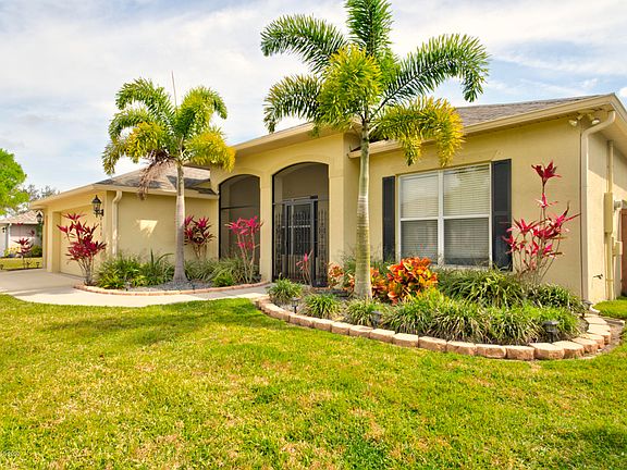 4th image of 4698 Alamanda Dr