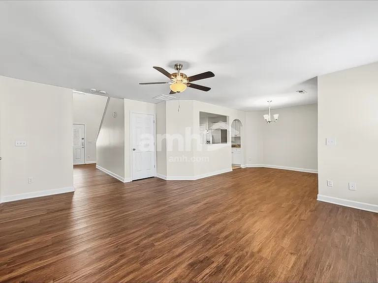 921 Sundance Dr — Photo 8