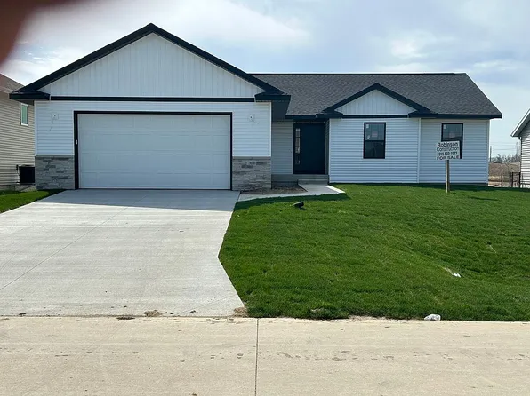 919 Indigo Dr, Palo, IA 52324
