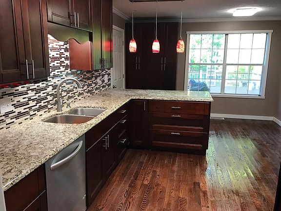 5th image of 150 Clement Dr