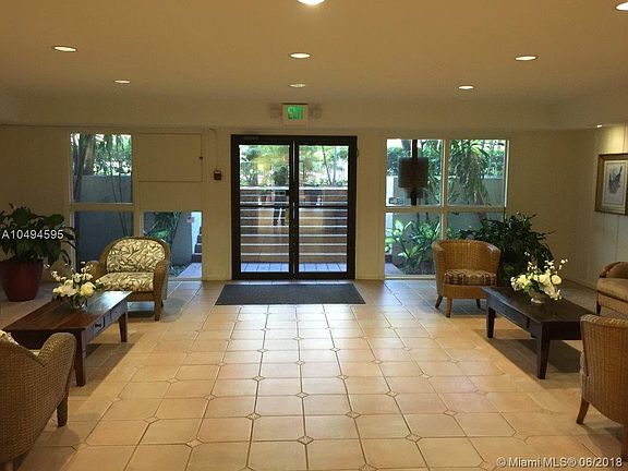 3rd image of 1205 Mariposa Ave #3