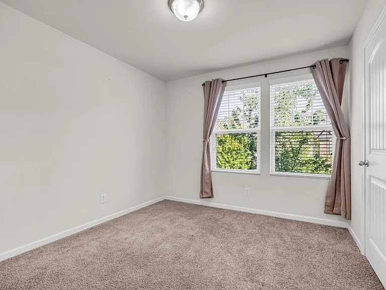 1034 Livingstone Ln — Photo 23