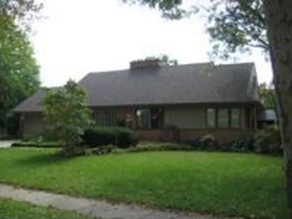2108 S Chesaning Dr SE, Grand Rapids, MI 49506