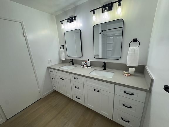 5th image of 699 Eaton St APT 13