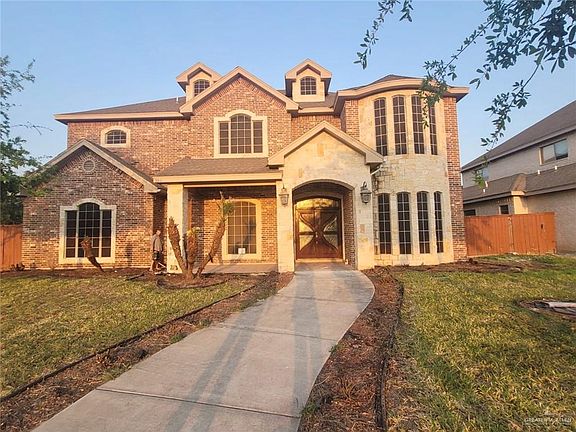 2nd image of 3301 Grand Canal Dr