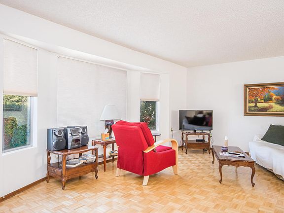 5th image of 817 Leisure World