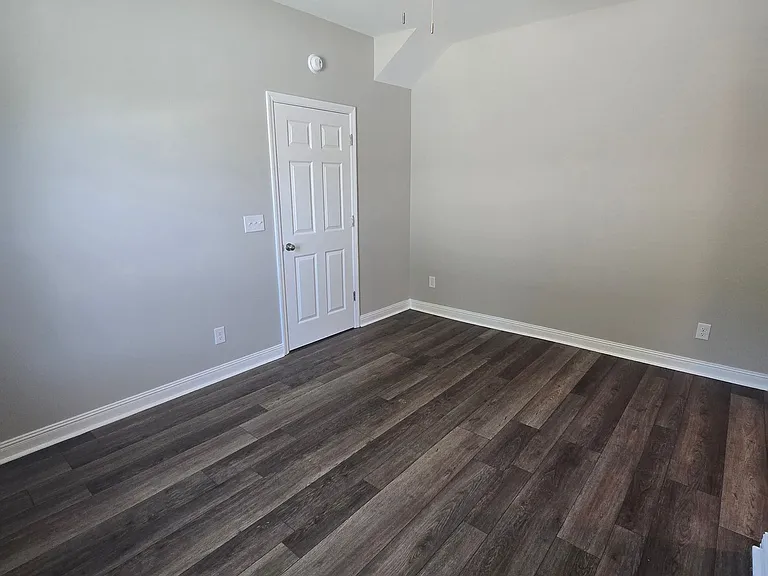 234-236 W Winchester St — Photo 13